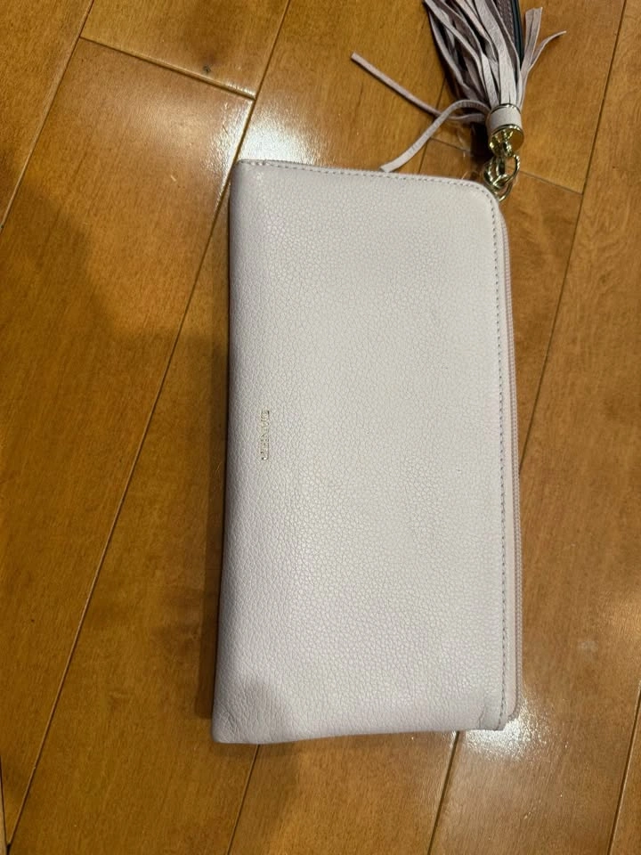 Danier Genuine Leather Wallet Pale Pink - photo 5