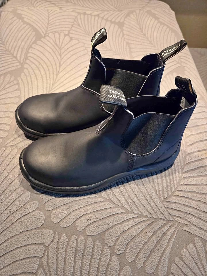 Brand New Blundstone CSA Steel Toe Boots - Black (Size 10.5)
