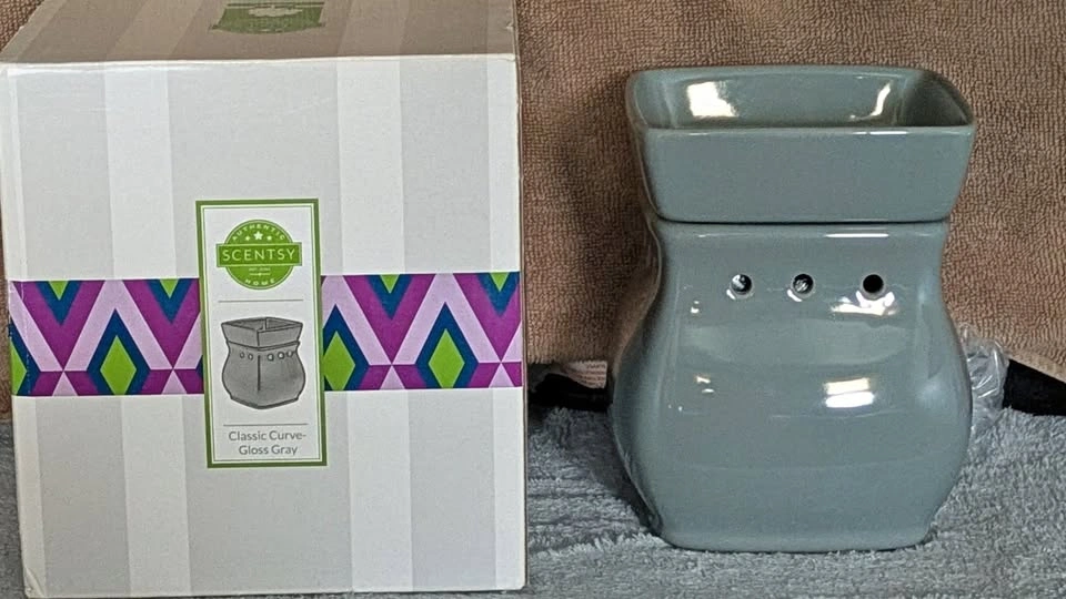 Scentsy Classic Curve Gloss Gray Warmer New In Box