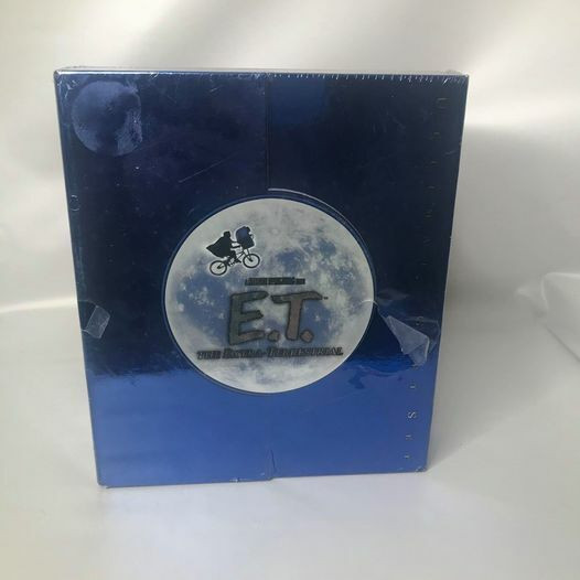 E.T. The Extra-Terrestrial Ultimate Gift Set BNIB