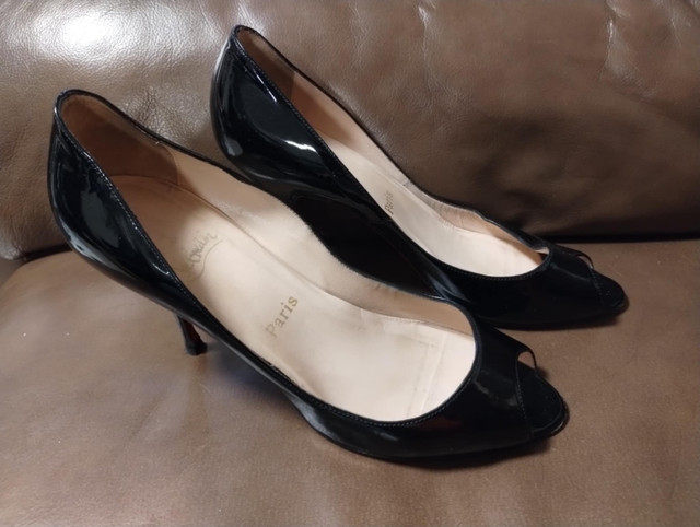 LOUBOUTIN-Peep Toe Pumps Womens SIze 39 USA 9