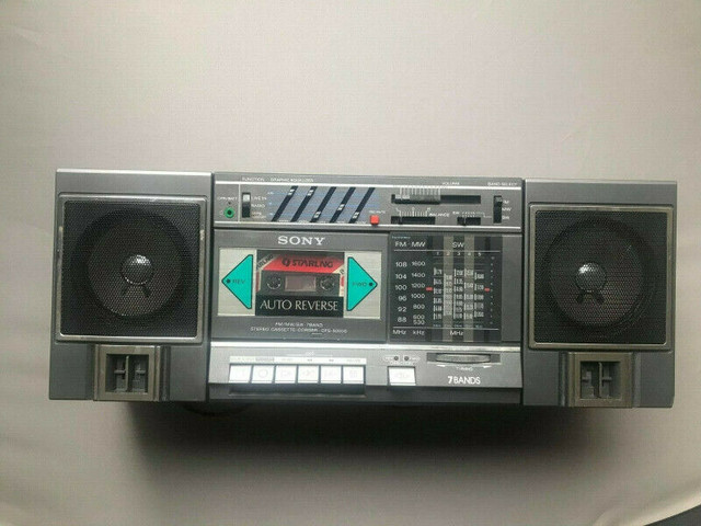Sony CFS-5000S AM/FM-MW-SW 7 Band Receiver/Recorder Vintage