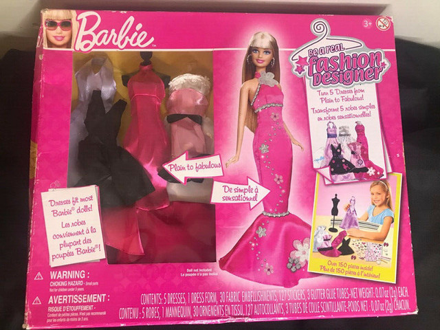 Mattel 2010 Barbie Fashion Designer 5 Dresses