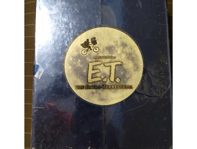 2002 E.T. The Extra-Terrestrial Ultimate Gift Set BNIB