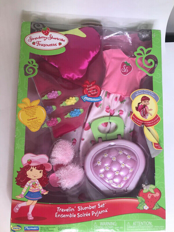 Strawberry Shortcake Travelin' Slumber Set 2006