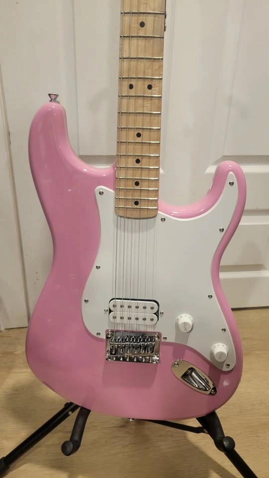 $250 Squier Sonic Stratocaster - Maple Fingerboard - Flash Pink - photo 3