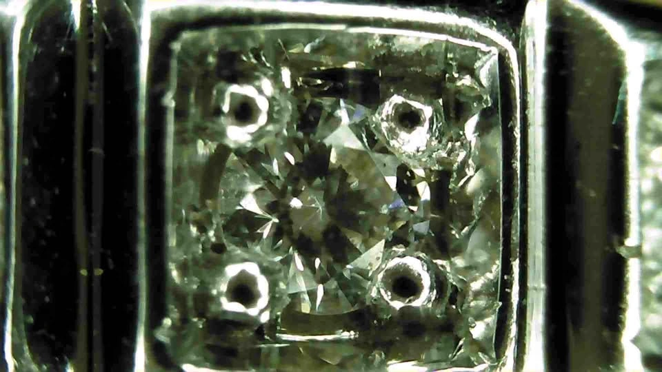 18K White Gold Jubilee Diamond Earring (Serialized) - photo 3