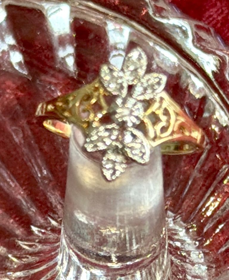 10K Yellow Gold Diamond Cluster Floral Ring - New! - photo 4