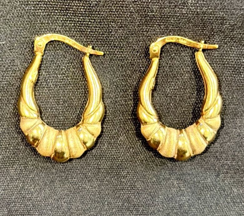 14K Yellow Gold Italy Earrings-Dangle Oval Hoop-Brushed & Polish