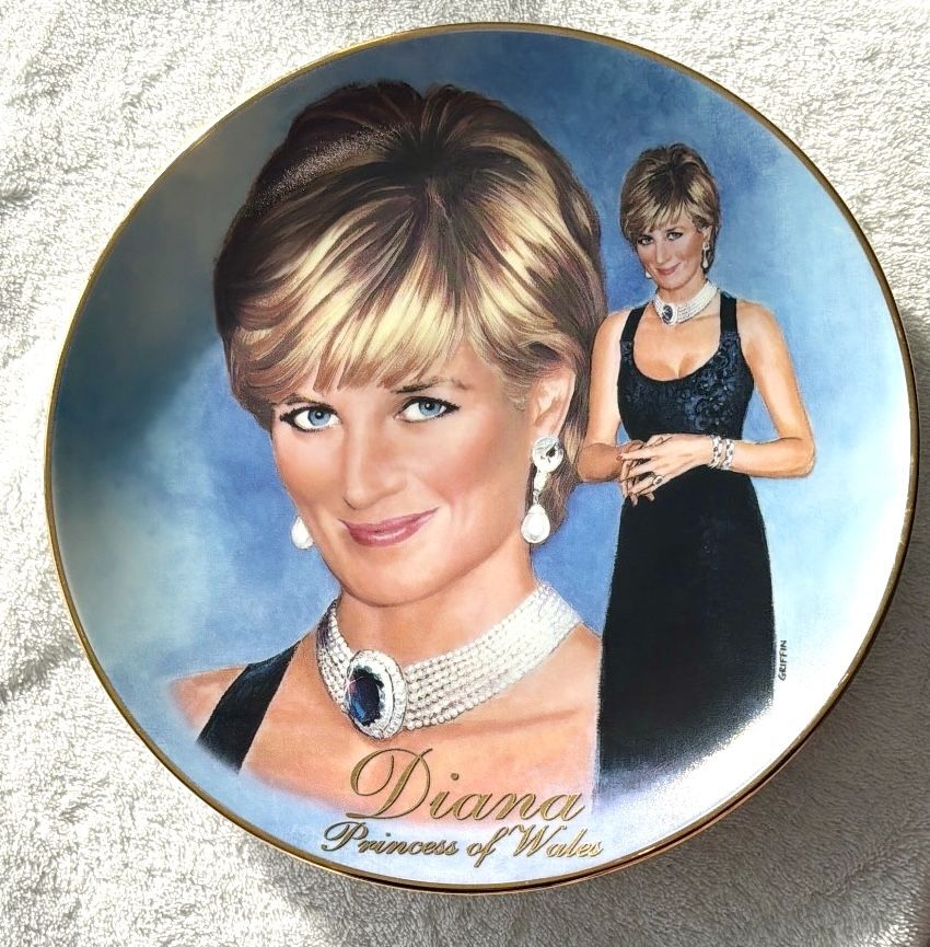 Princess Diana Collectors Plate - Woman of Style - 1998