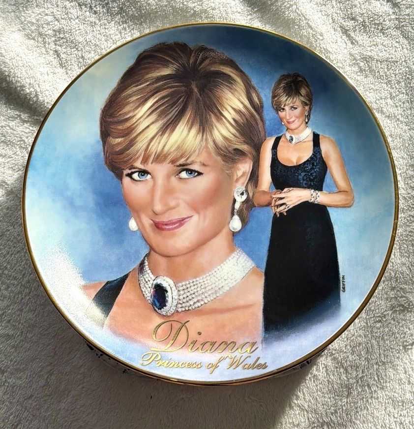 Princess Diana Collectors Plate - Woman of Style - 1998 - photo 2