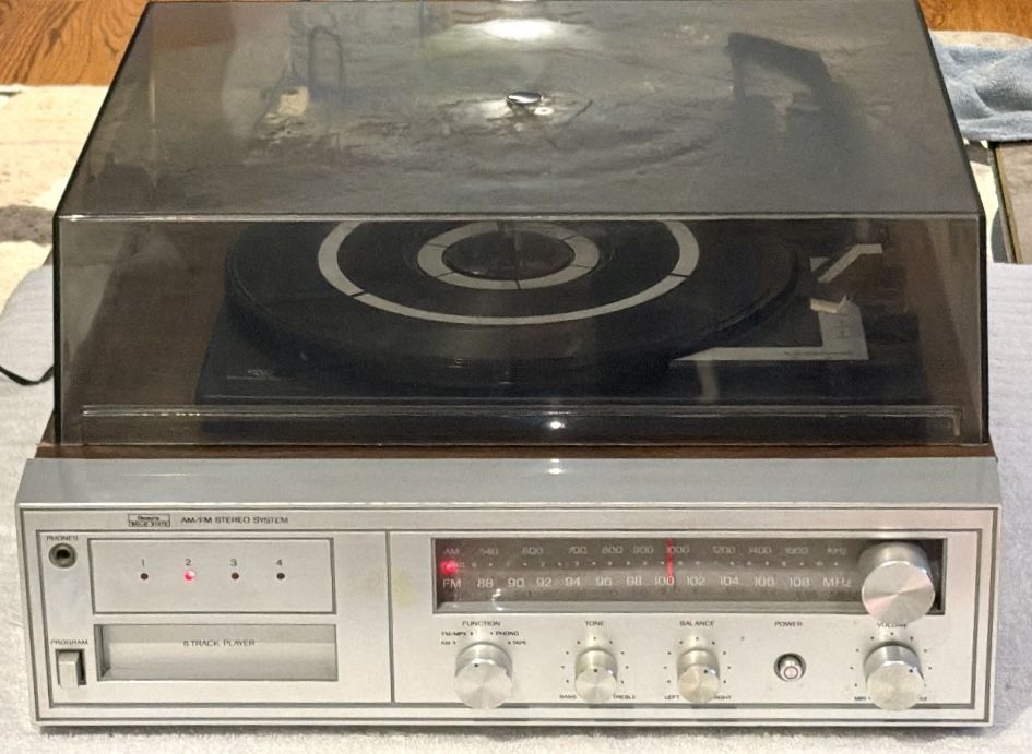 Sears Roebuck Compact AM/FM Stereo, 8-Track, Phonograph - photo 2