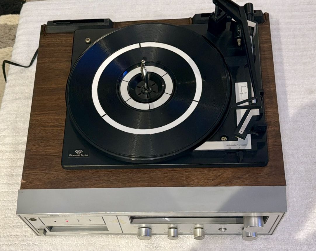 Sears Roebuck Compact AM/FM Stereo, 8-Track, Phonograph - photo 5