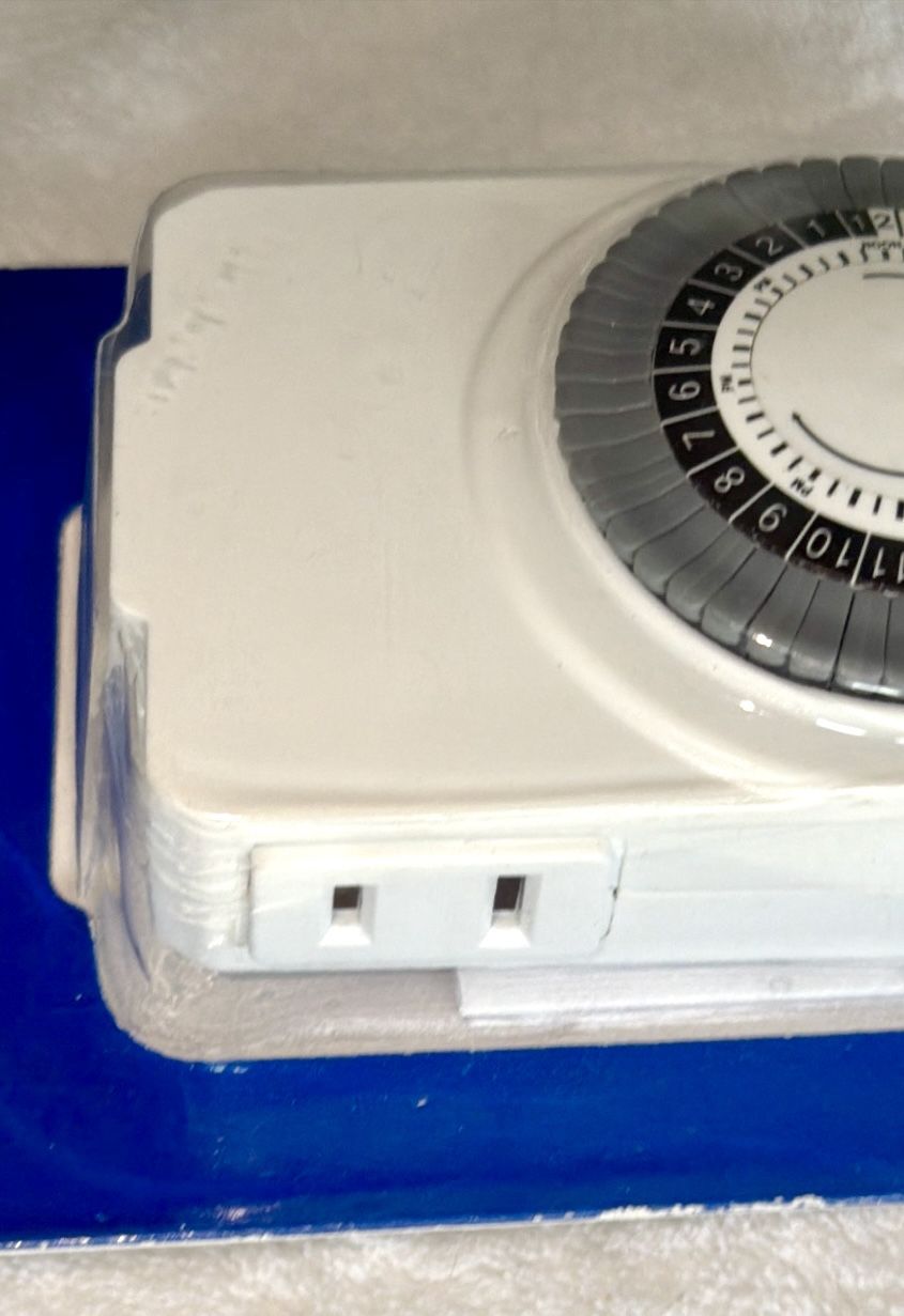 Brillianti Dual Outlet 24-Hour Programmable Timer - New - photo 3