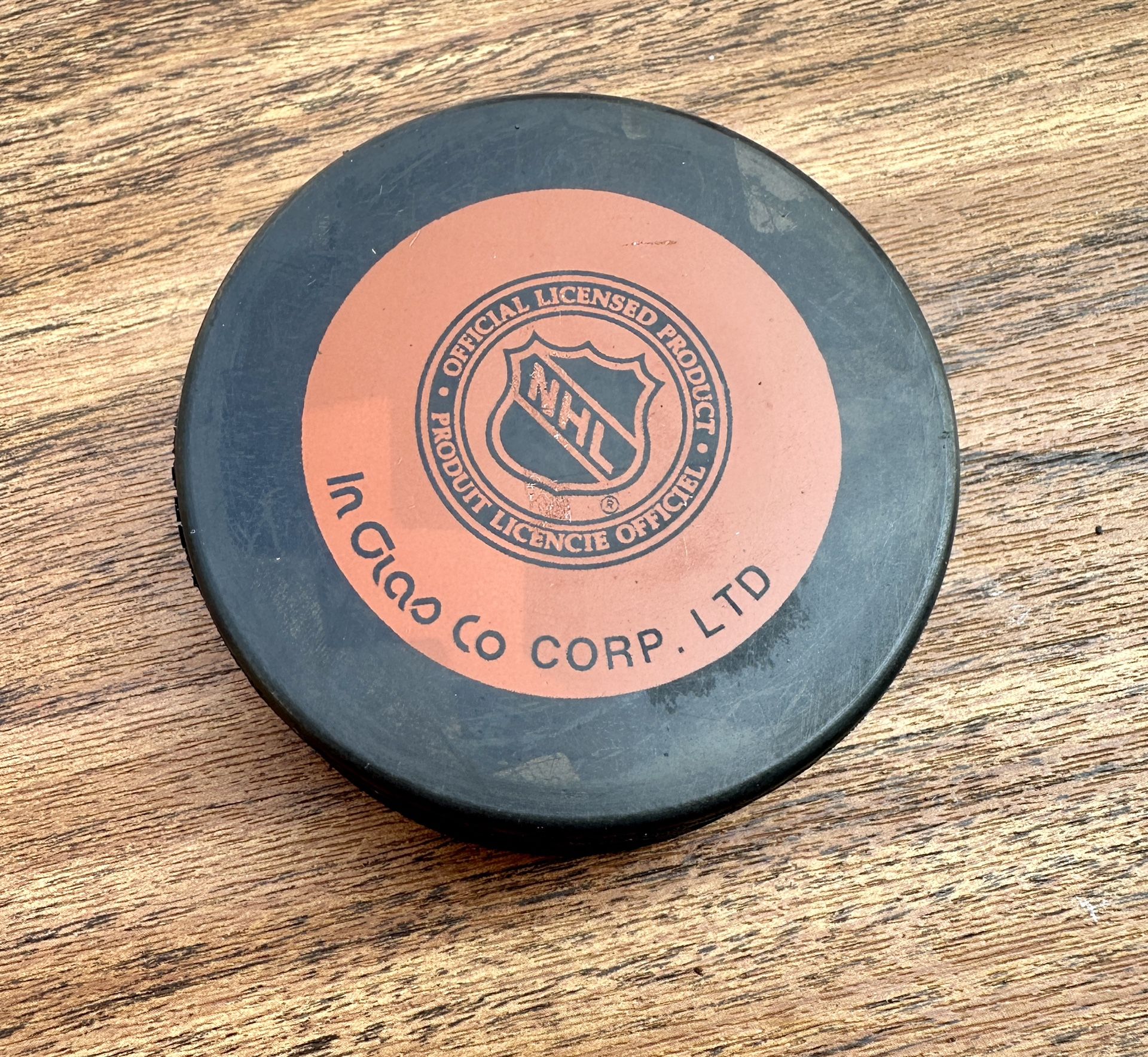 Chicago Blackhawks Official Vintage Hockey Puck - photo 2