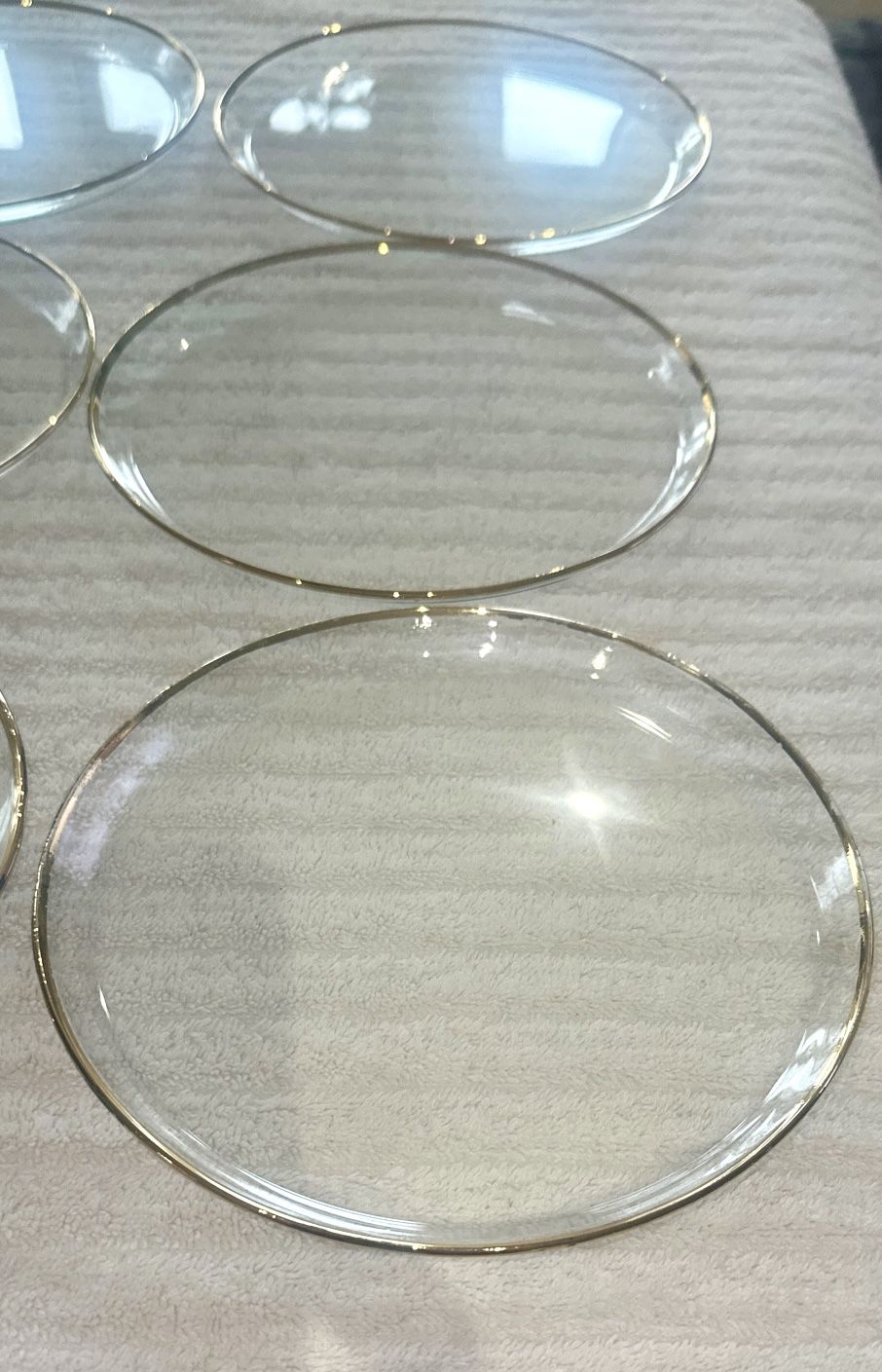 7” Clear Glass Plates Gold Rim Detailing. Set of 12- Vintage. - photo 4