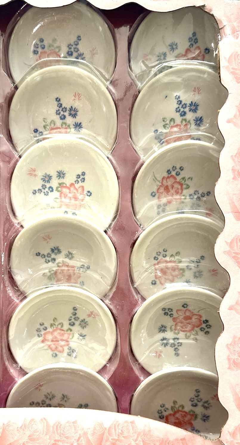 40 Pc Vintage China Play Set - Mega Toys - photo 4