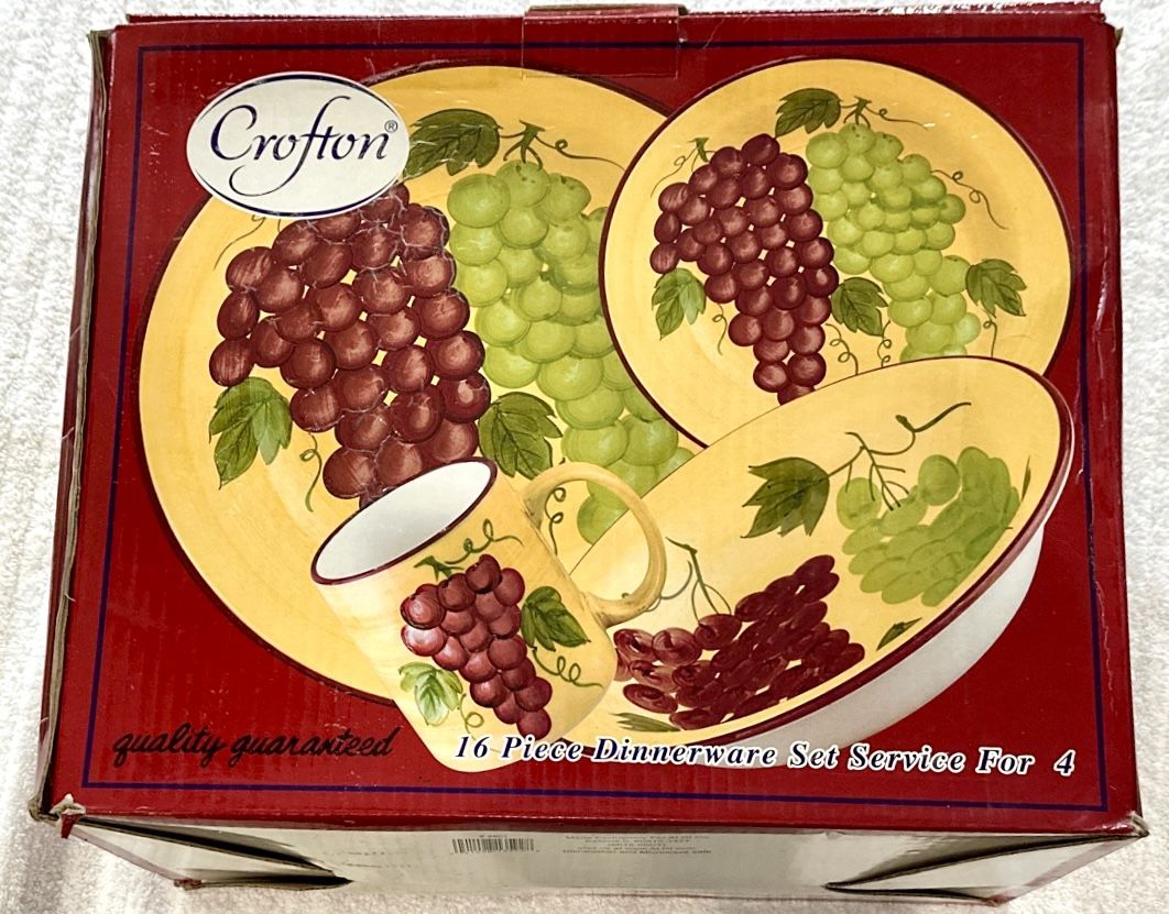 Crofton 16pc Dinnerware Set - Grapes - Service for 4 - New in Bo - photo 3