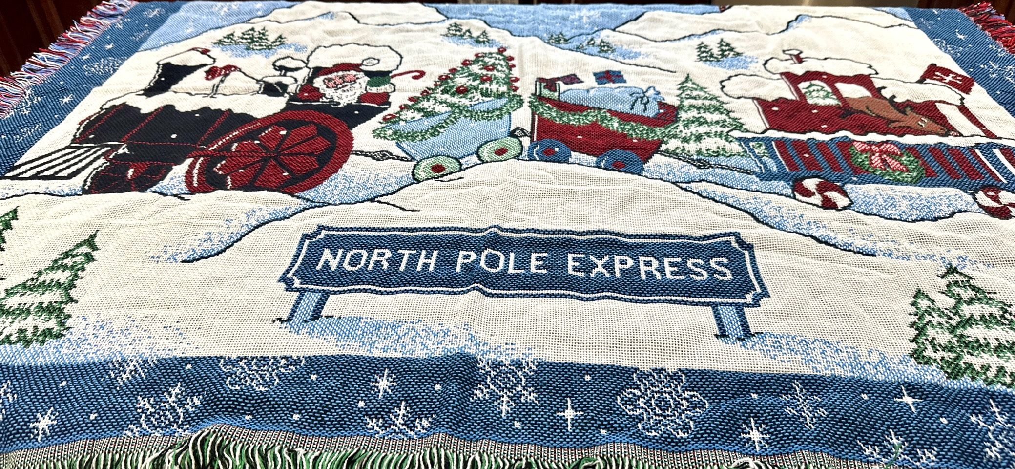 Santa’s North Pole Express Tapestry Throw Blanket - Large - photo 2