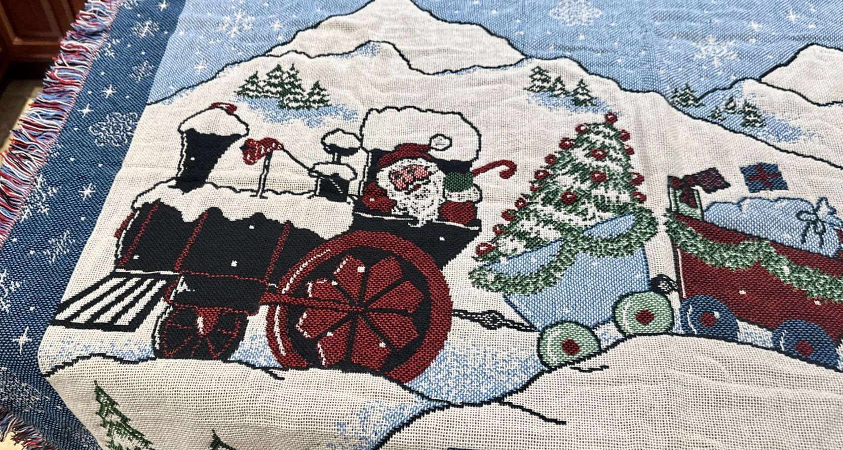 Santa’s North Pole Express Tapestry Throw Blanket - Large - photo 3