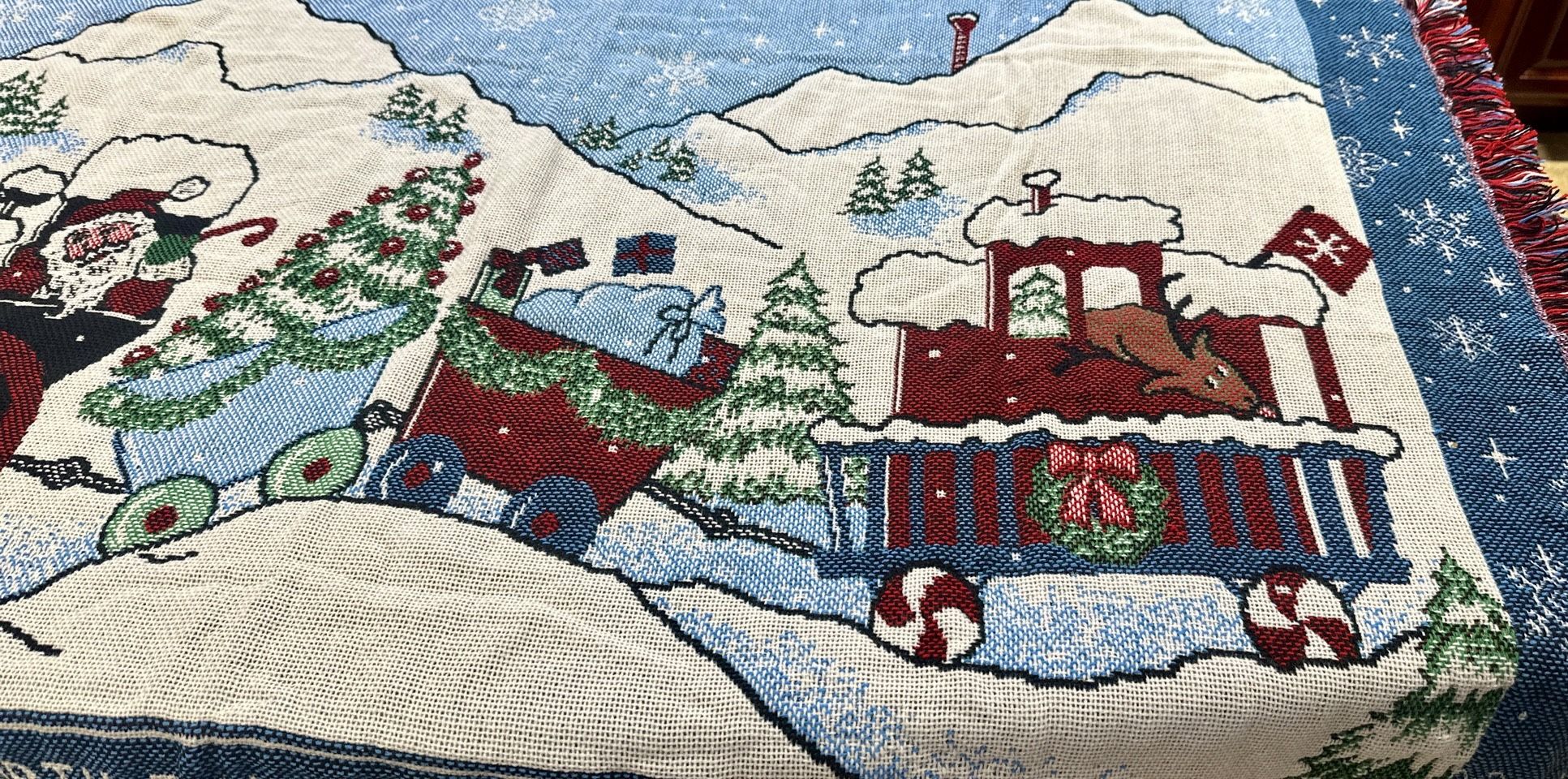 Santa’s North Pole Express Tapestry Throw Blanket - Large - photo 4