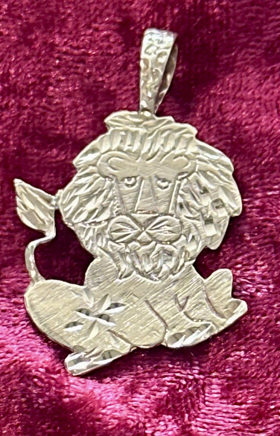 14K Solid Yellow Gold Lion Pendant - Diamond Cut - Large