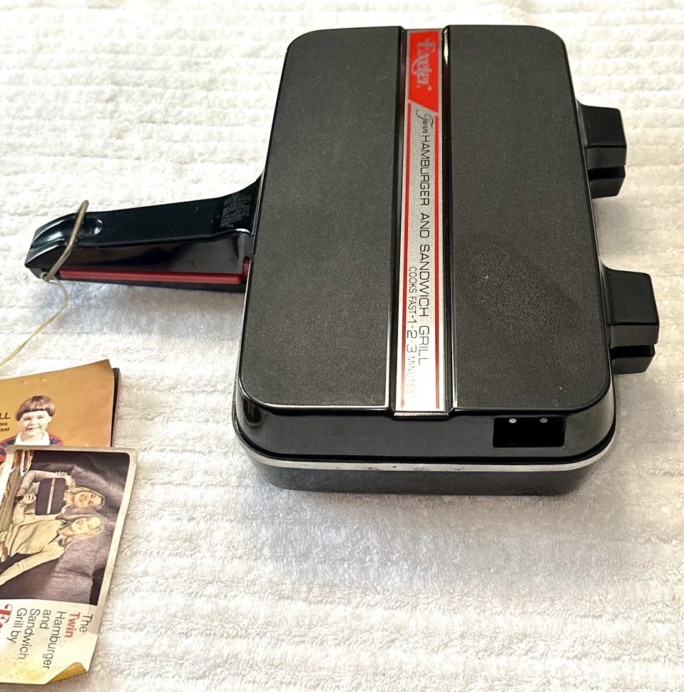Exeter Twin Hamburger and Sandwich Grill - New unused-Vintage. - photo 3