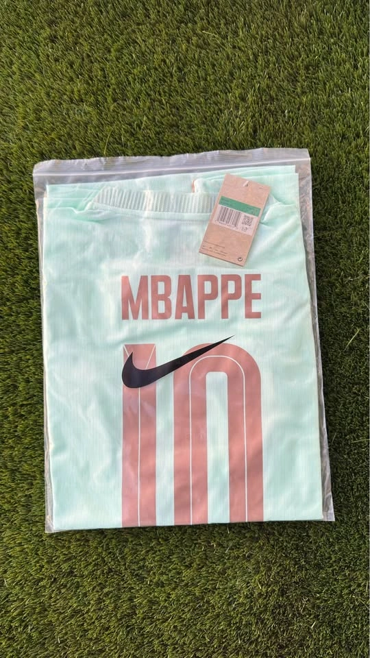 France Away Jersey for World Cup 2026 - photo 4