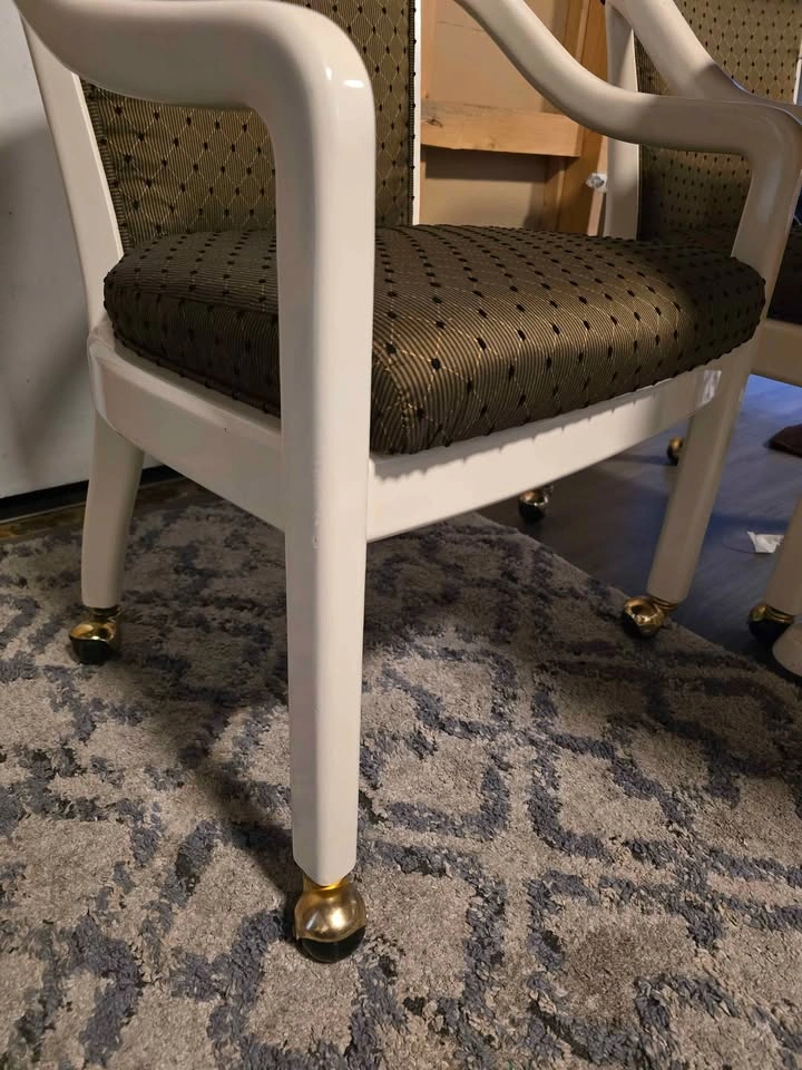Vintage Round Table with 4 Chairs on Wheels - photo 2