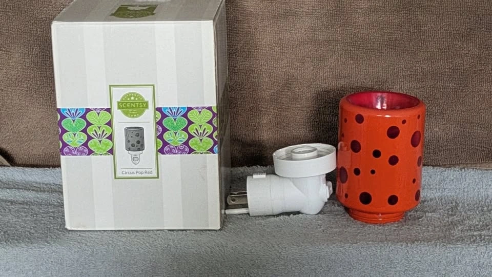 Scentsy Circus Pop Red Plug In Warmer New