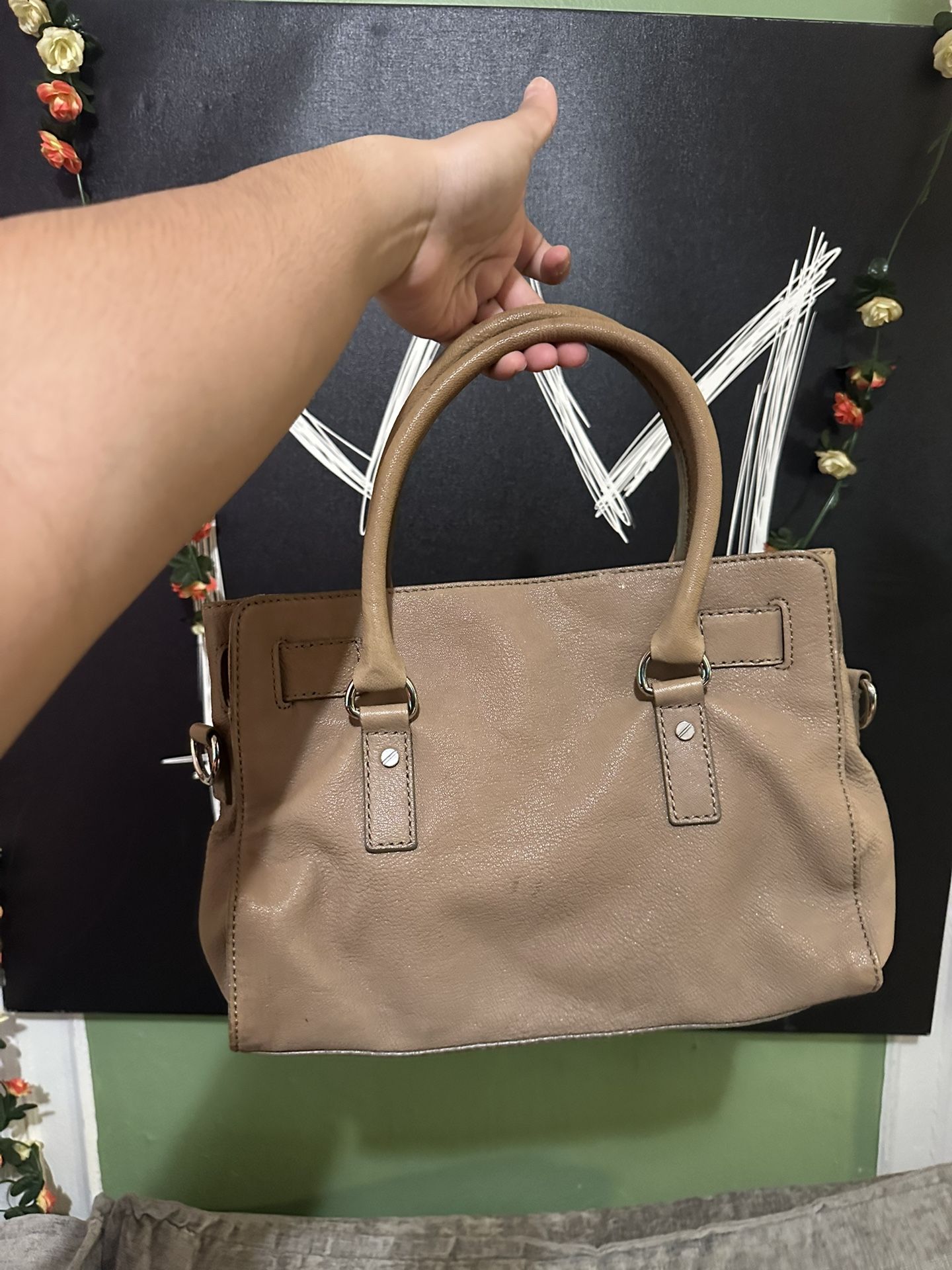 Michael Kors Hamilton Large Satchel – Taupe Pebbled Leather - photo 2