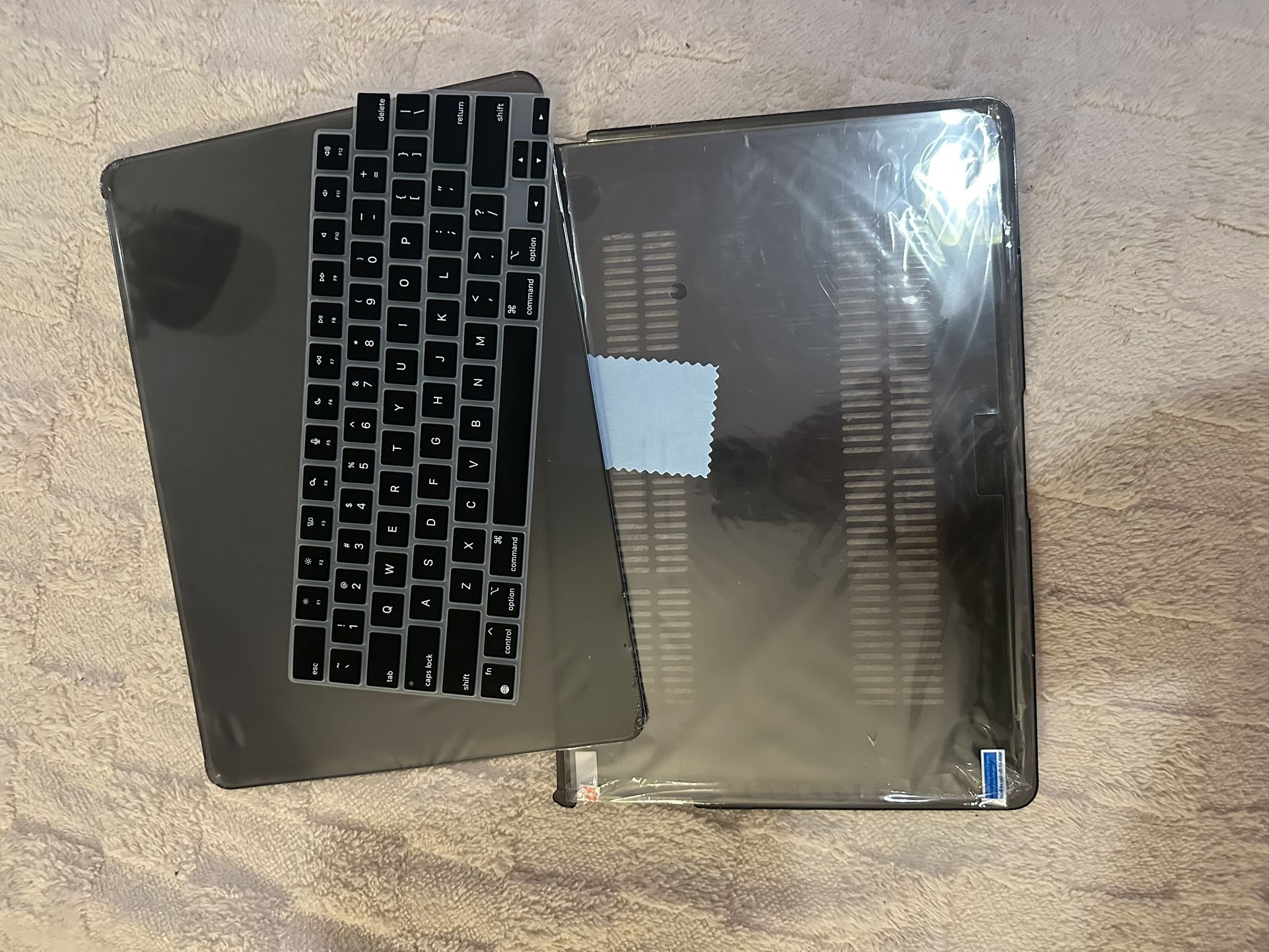MacBook Air 13.6" M2 (2022) Hard Case Bundle - photo 2