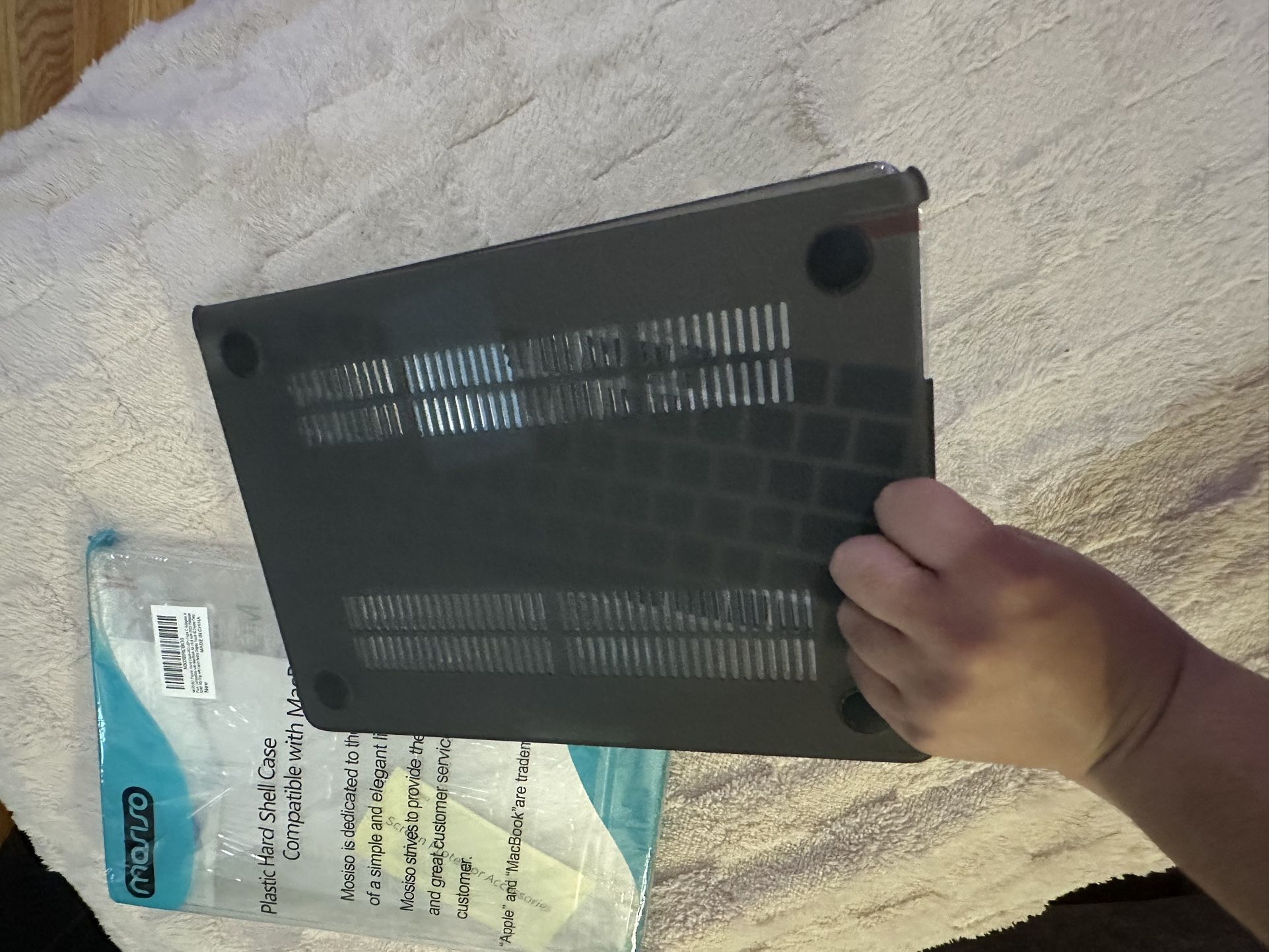 MacBook Air 13.6" M2 (2022) Hard Case Bundle - photo 3