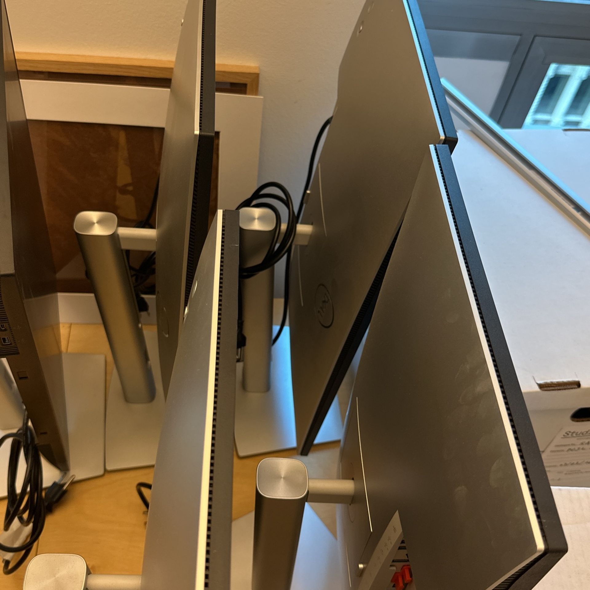 Dell U2422H 24” IPS Monitors – Excellent Condition - photo 5