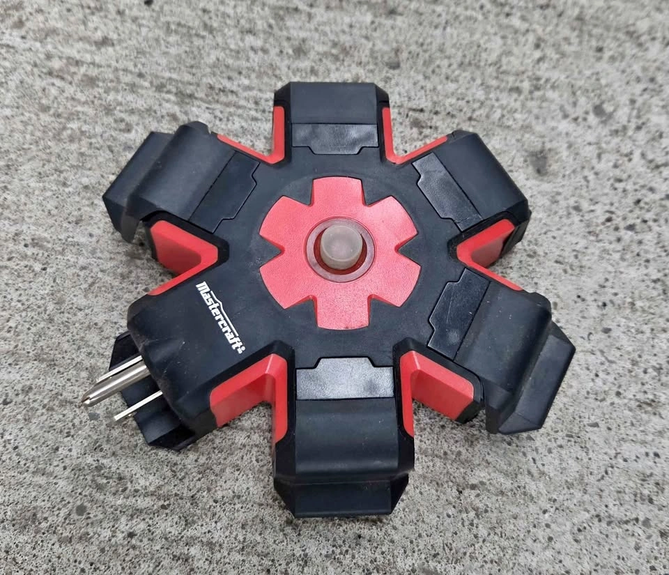 Hexagon outlet power bar