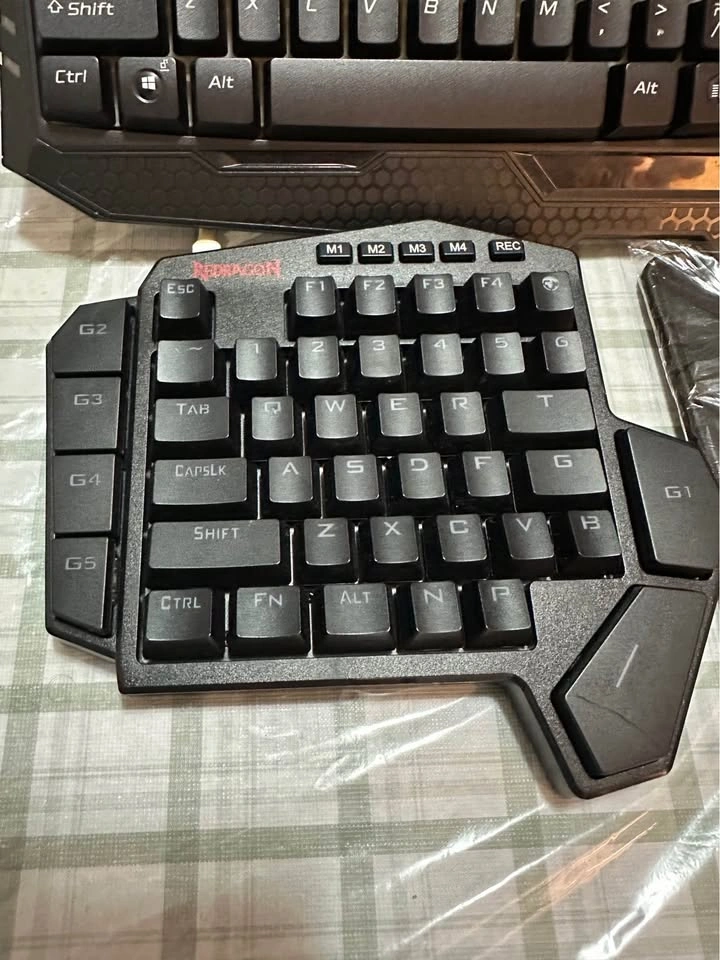 Hypergear Redragon Gaming Keyboard Mouse Keypad Set - photo 2