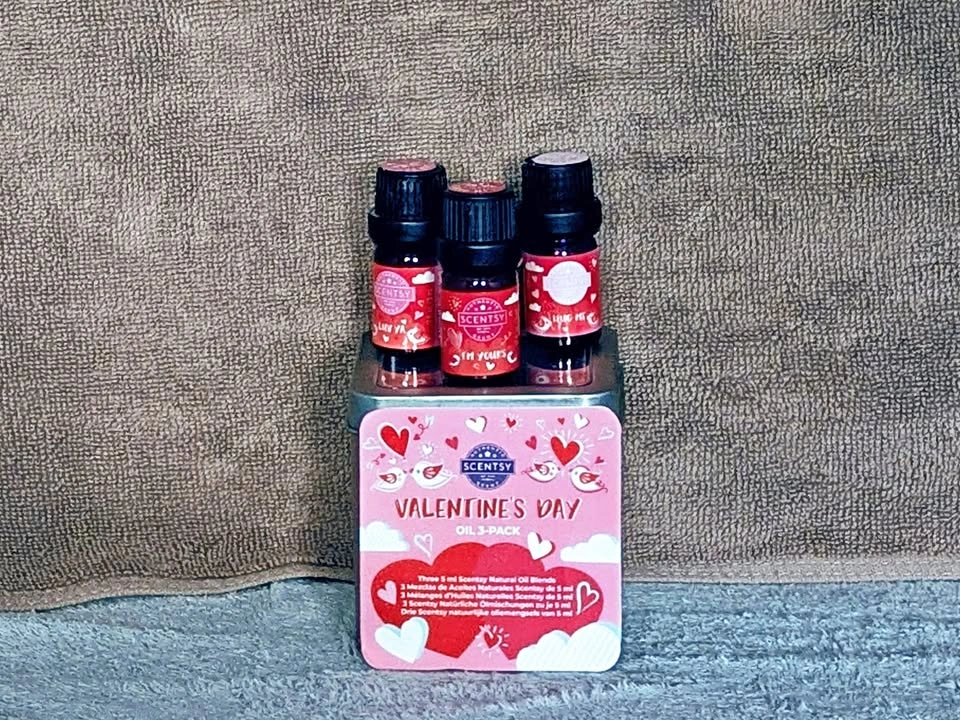 Scentsy Valentine’s Day Oil 3-Pack Gift Set - New in Box