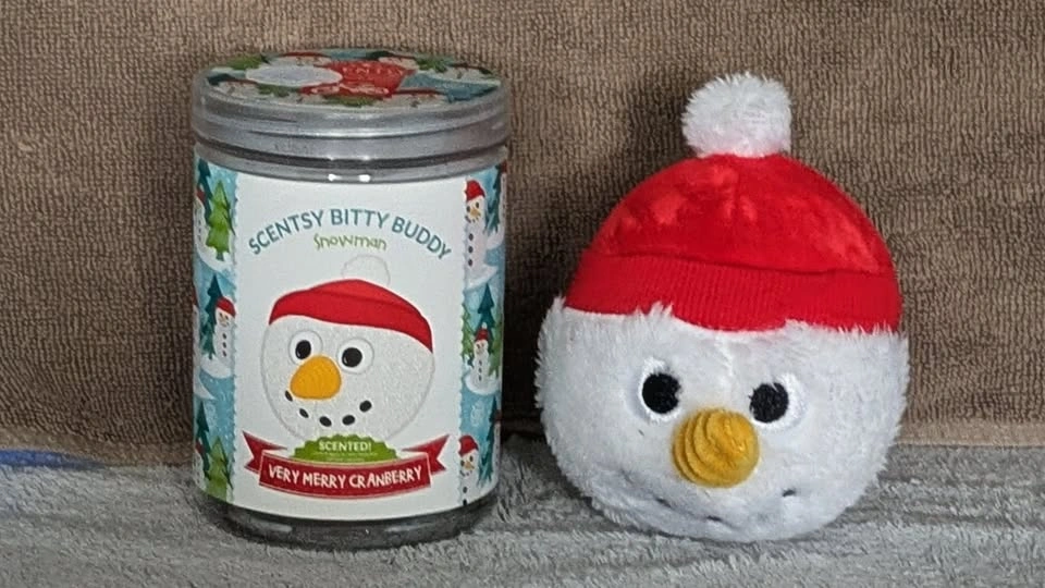 Scentsy Snowman Plush New Very Merry Cranberry