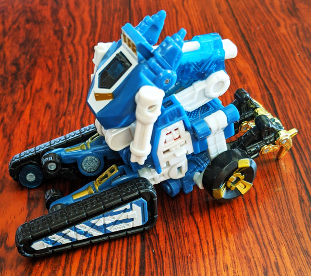 2001 - Hasbro Transformer - Disguise Scavenger