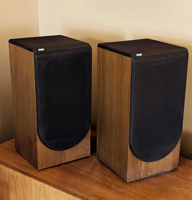 B&W DM22 Speakers - Bowers & Wilkins - Vintage image indicator(2)