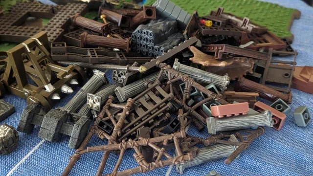 Mega Bloks Dragons Marauder's Cliff (Incomplete) image indicator(4)