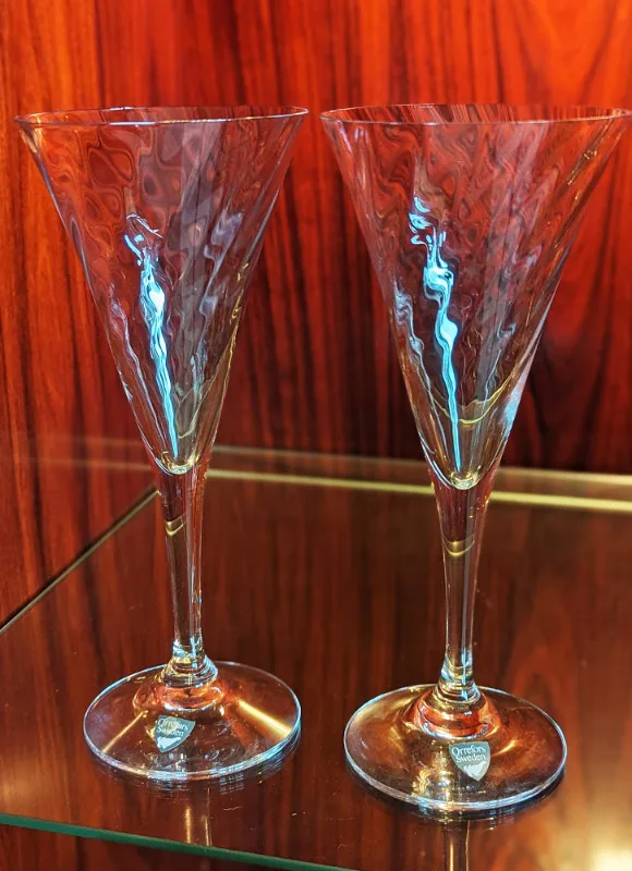 Set of 2 Orrefors Crystal Helena Wine Glasses thumbnail