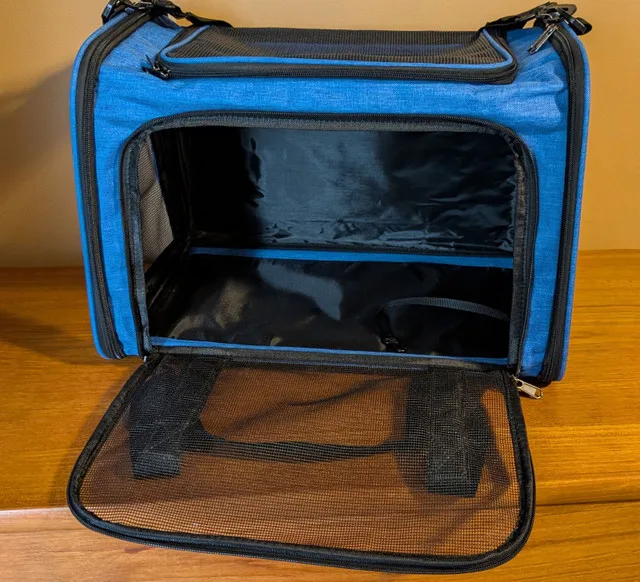 Airline Approved Pet Carrier - 17x12x12 image indicator(2)