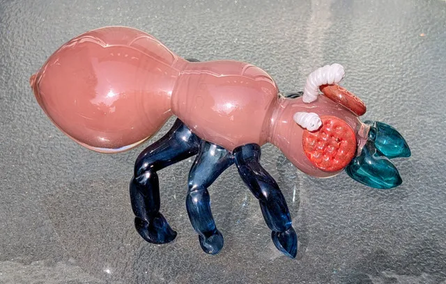 Hand Blown Ontario Craft Glass Ant by Paulus Tjiang image indicator(2)