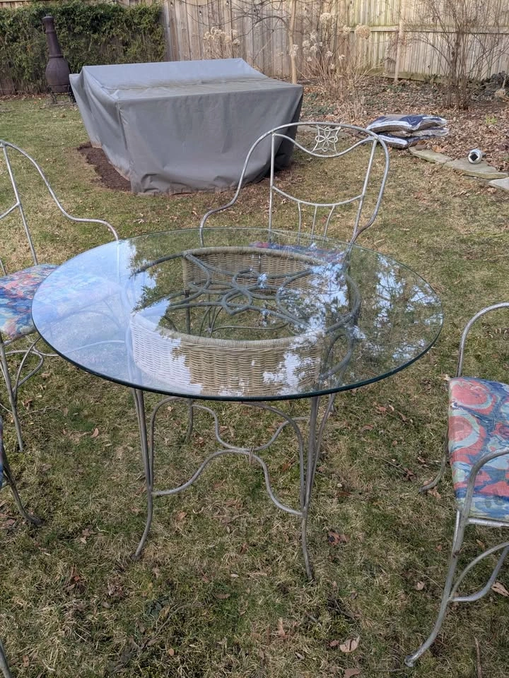 Patio Furniture Set: 4 Metal Chairs & Glass Top Table - photo 2
