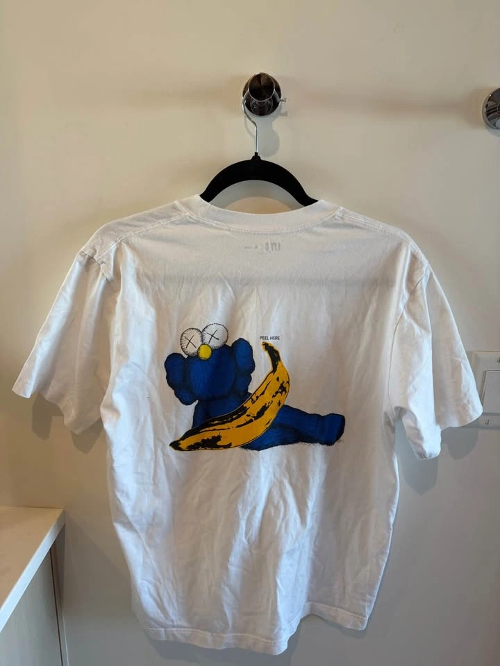 Graphic T-Shirts Bundle - Size M - photo 2