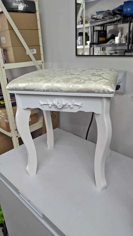 Cute Vanity Bench and Mirror