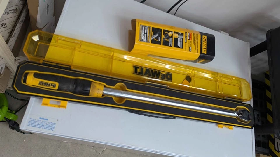 DeWalt Torque Wrench - Broken - photo 3