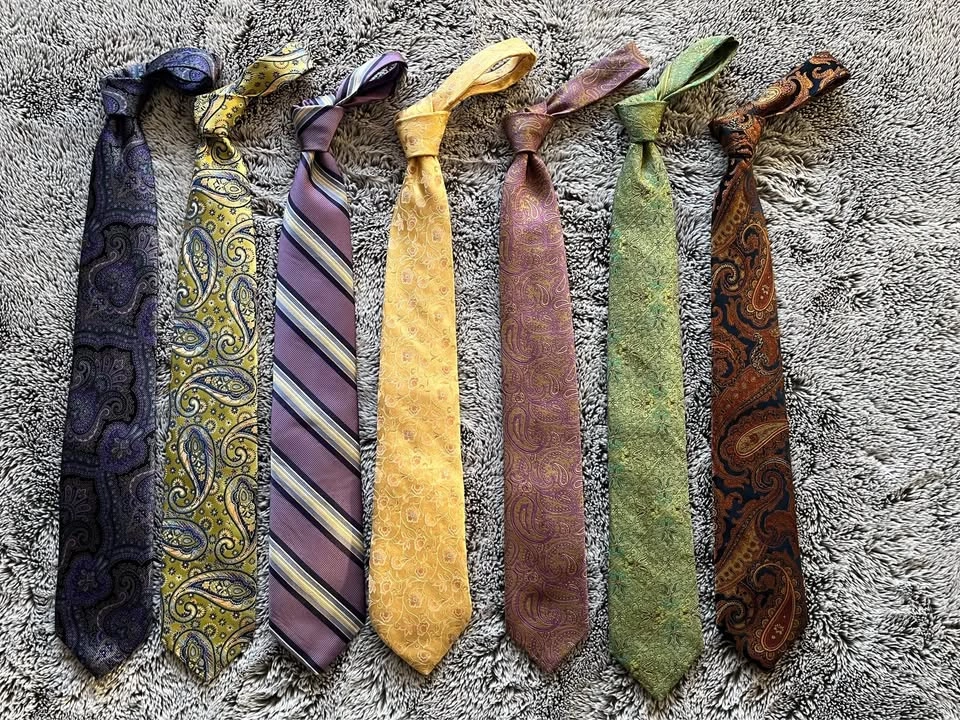 90s Vintage Designer Silk Ties (Valentino, Robert Graham, etc.) - photo 2
