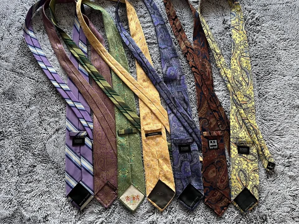 90s Vintage Designer Silk Ties (Valentino, Robert Graham, etc.) - photo 3